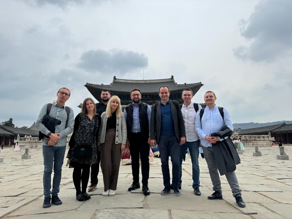 b33b771c-744f-48ff-92e8-b31cc1e2fd31